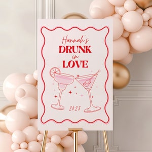 Cartello per addio al nubilato "Ubriachi d'amore", Cocktail party con Margarita e Martini, Cavalletto di benvenuto per galline rosa ondulate, modello Canva modificabile