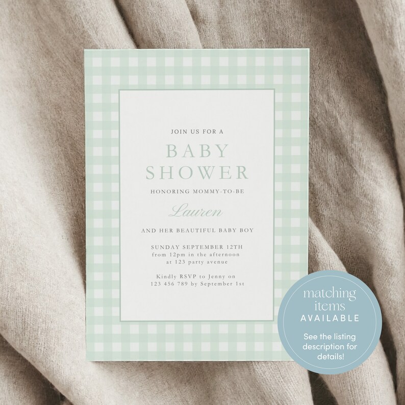 Puede incluir: Una invitaci&oacute;n a una baby shower de color azul claro y blanco a cuadros vichy con el texto "Join us for a Baby Shower honoring Mommy-to-be Lauren and her beautiful baby boy. Sunday September 12th from 12pm in the afternoon at 123 party avenue. Kindly RSVP to Jenny on 123 456 789 by September 1st."  Un c&iacute;rculo con el texto "matching items AVAILABLE See the listing description for details!" se encuentra en la esquina inferior derecha.