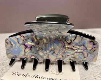 Dina Medium Sized Strong hair claw