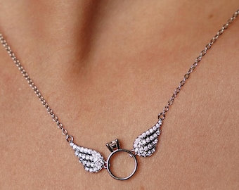 Collar con anillo de plata y alas, colgante con alas brillantes, collar con colgante de anillo, collar con dije, collar de amor para ella