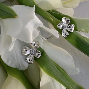 Flower Silver Earrings, Dainty Stud Floral Earrings, Gift for Her, Bridal Floral Earrings, Handmade Earrings, Gift for Daughter, Cute Gift