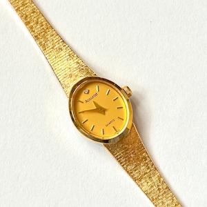 Rare 80s Vintage Accurist gold watch with oval dial, Thin ladies cocktail wristwatches, Gift for her, Birthday gift