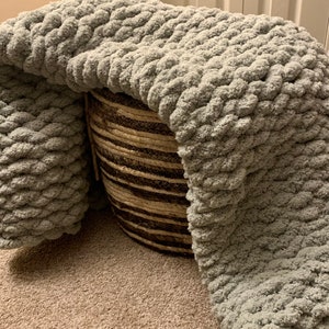 Chunky knit blanket image 6