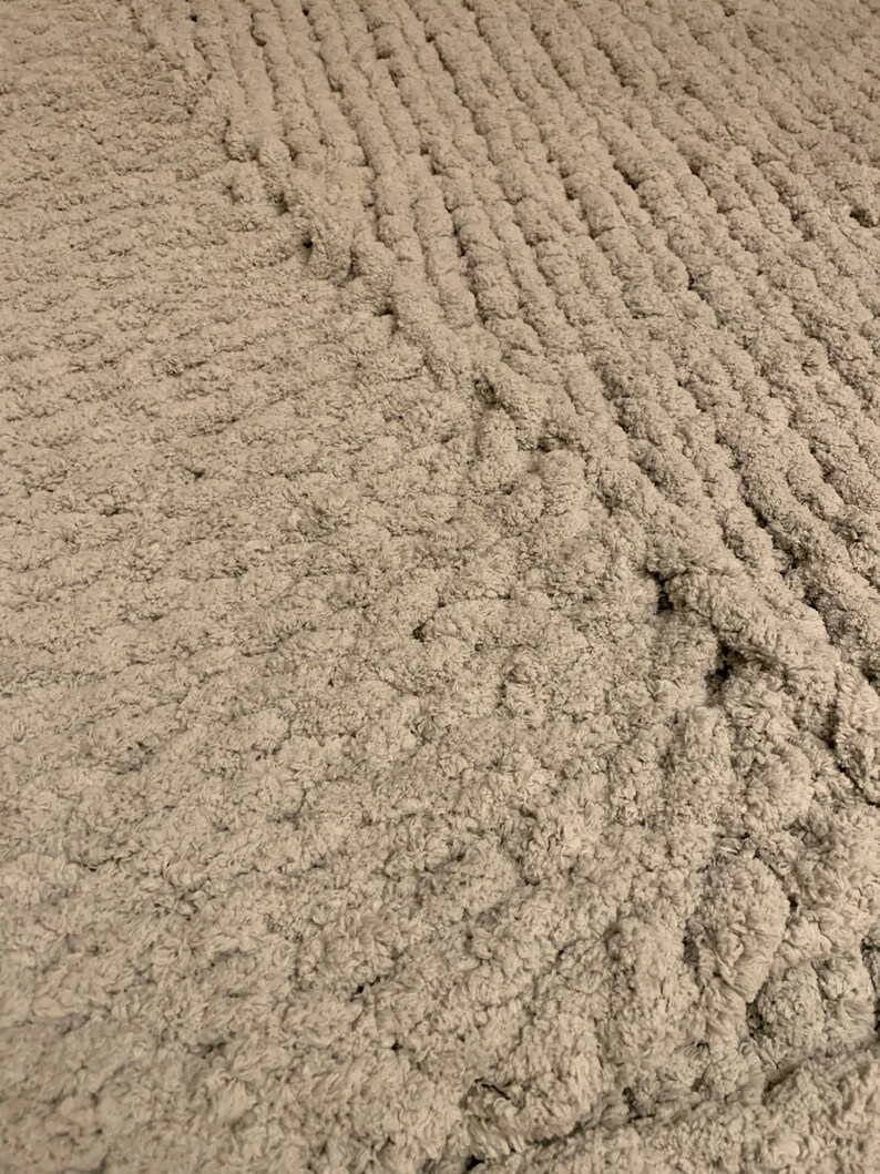 Chunky knit blanket image 7