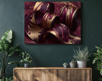 Könnte beinhalten: Leinwanddruck mit gerolltem Stoff mit einem Wirbelmuster in Burgunder und Gold. Das Burgunder bildet die Basis, während das Gold das Wirbeldesign erzeugt. Die Leinwand ist an einer dunkelgrünen Wand befestigt. Das Kunstwerk ist ein dekoratives Stück.