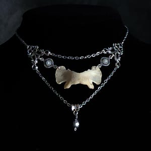 Botketting, gotische bottenketting, display-sieraden, wervelhanger, gotische ketting, schedelsieraden
