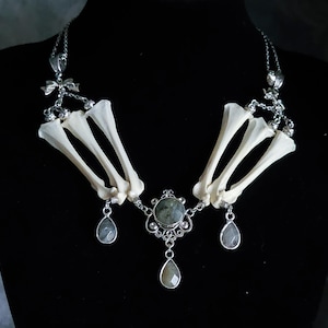 Ribbottenchoker met labradoriet | Ketting van been | Gotische statementketting | Sieraden van echt been voor Witchy & Dark Boho-stijl