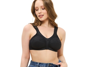 Mastectomy lace bra with pockets for prosthesis