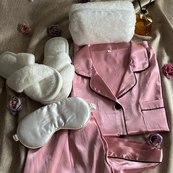 Ensemble pantoufle/trousse/ bande/Pyjama en satin le plus doux/Cadeaux personnalisés/Cadeau pour femme qui a tout/cadeau d'anniversaire