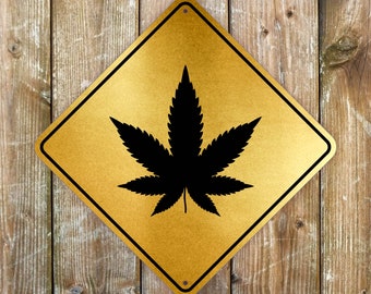 Cannabis Leaf Metal Sign, Stylish Design, Weatherproof Outdoor Decor (27 x 27 cm)