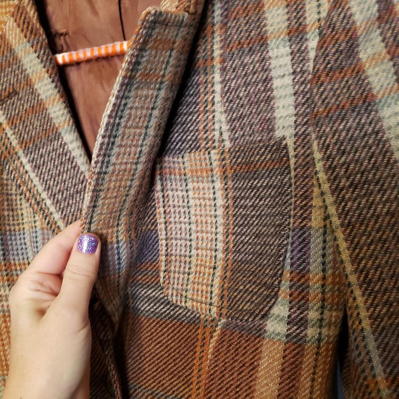 Brown Plaid Buttoned Jacket with Collar and Pockets main image 1