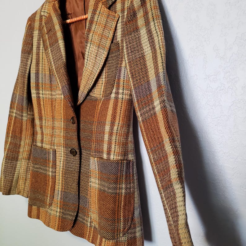Brown Plaid Buttoned Jacket with Collar and Pockets main image 0