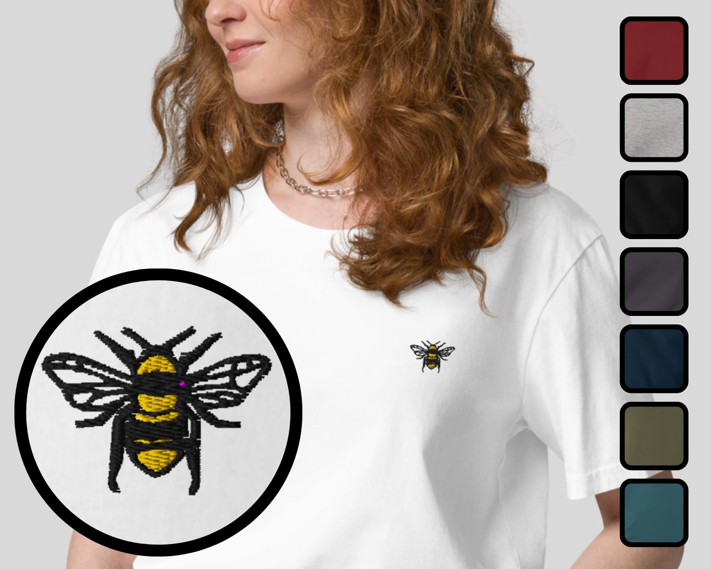 蜂の刺繍入りオーガニックコットンTシャツ ユニセックス ミニマリスト