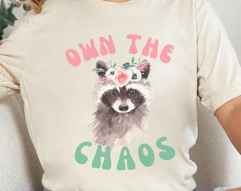 Camiseta Coordinador del Caos, Camiseta para Amante del Mapache con TDAH Sobreestimulado, Regalo Boho Neurodivergente, Humor sobre la Salud Mental, Camiseta Unisex Bella Canvas