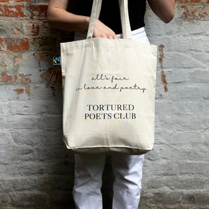 High-quality carrying bag &quot;All&#39;s fair in love and poetry – Tortured Poets Club&quot; - Taylor - Curated by Karma - Merch - Fan - Jute bag