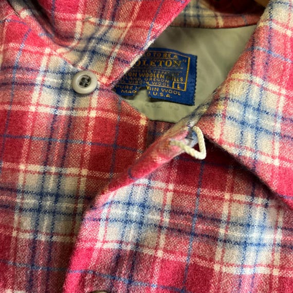 True Vintage 1970’s Pendleton Wool Loop Collar Bu… - image 3