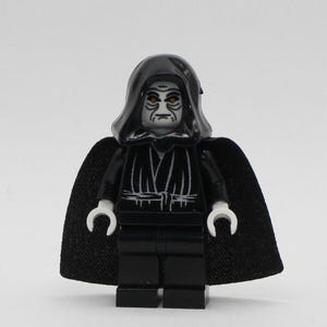 クラシックスタイルのカスタムレゴ皇帝フィギュア