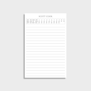 Könnte beinhalten: Ein weißer Notizblock mit horizontalen Linien. Oben befindet sich ein Kalenderraster mit dem Namen "SCOTT COOK". Monate und Daten sind zur einfachen Referenz aufgeführt.