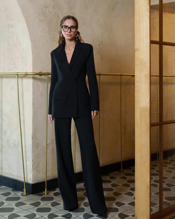 Classic Women's Trouser Suit – Long Blazer Straight-cut Pants