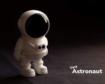 Mini Wackel Astronaut - Ideal für: Geocache Swag - Ei Überraschung - Geschenk Tasche - Sammlerstück
