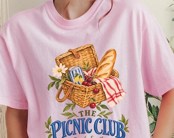 Picnic Club Basket illustration T-Shirt  Baguette, Blanket