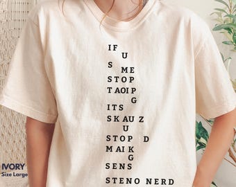 Steno Nerd Vertikales Steno Tape Text T-Shirt | Schreibkraft Stenografie Humor T-Shirt