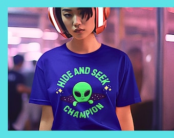 Alien Versteckspiel Champion-T-Shirt: Cosmic Fun Game