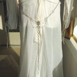 Silver Renaissance girdle, metal chain belt, Medieval belt women, cosplay, belt with gems, Renaissance faire, Tudor, Regent Renaissance