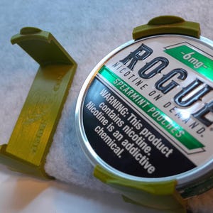 Visor Mount Can Holder: Skoal, Copenhagen, Grizzly, Rogue (66mm)