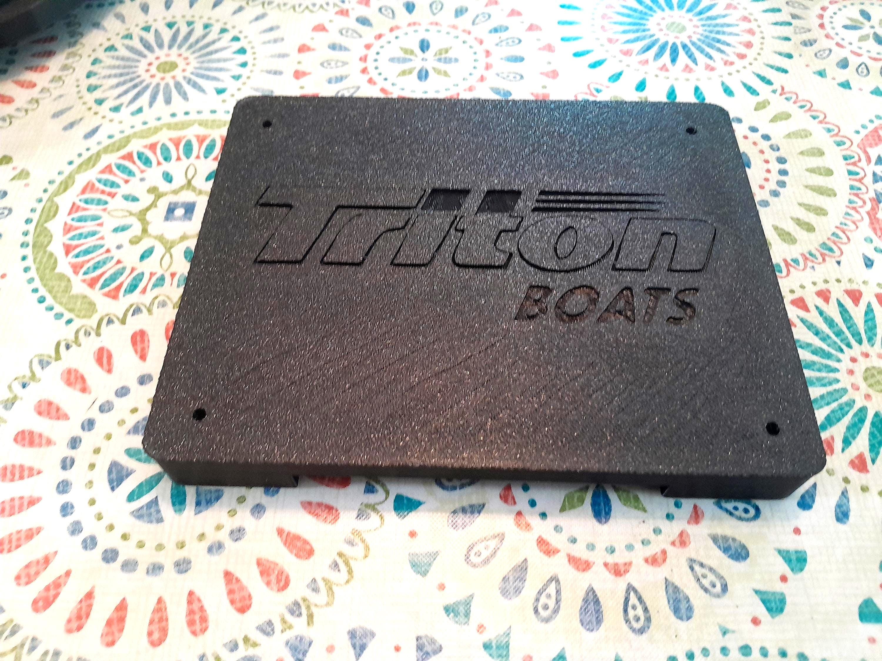 Triton TR19 Dash Blank Insert Vorderseite 6,75 "X 5,5" Bass Boat Triton - Tiefenmesser TR-19 Fischfinder Plug Bow Dash Einsatz