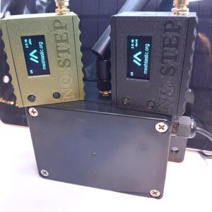 Meshtastic network 3 complete Nodes - Solar Repeater & Heltec v3 Radios (915mhz)