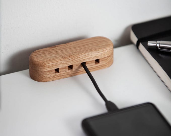 Wooden Cable Organizer – Minimalist Oak Cable Holder (4 Slots), Magnetic Desk Cord Management, Handmade Tech Accessory Craman German