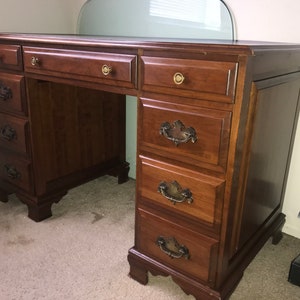Desk pickup near sale me