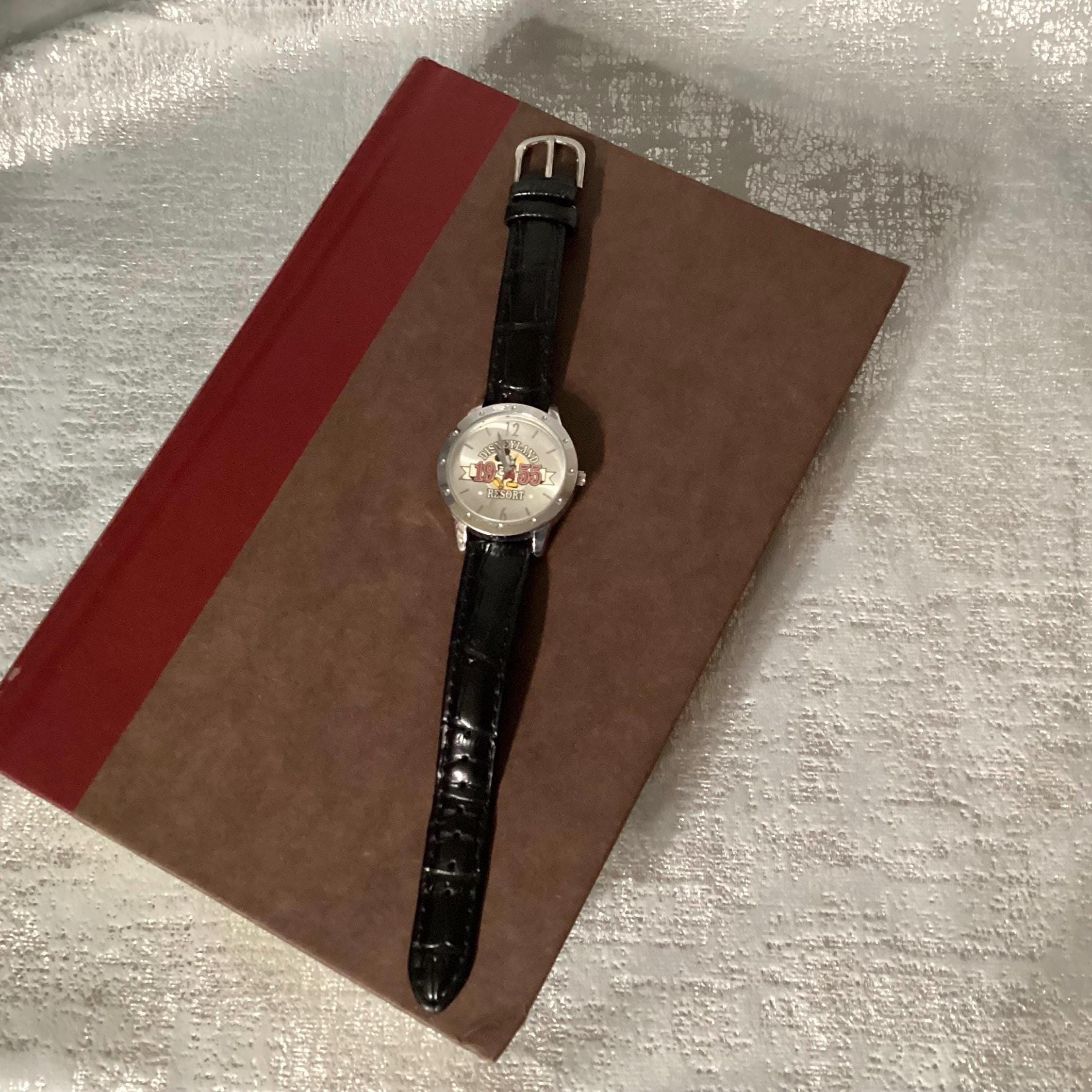Disney Limited Release 1955 watch Disney Parks Disneyland Resort 1955 Mickey Mouse Men Watch  main image 4