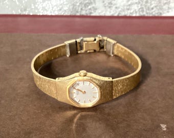 Dainty Vintage Working Seiko Quartz Gold tone with Octagon face dial