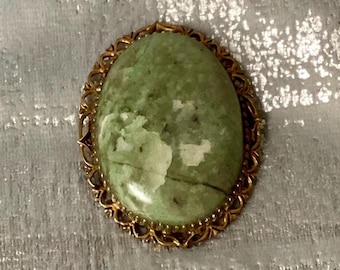 Jade Oval Vintage Brooch in Golden Latice Frame