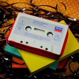 Handgemachte Kassetten Geldbörse - Pavarotti Vintage Oper - Upcycled Retro Geschenk - Klassische Musik Geldbörse - Einzigartiges Geschenk für Musikliebhaber