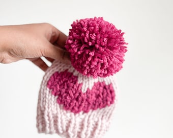 Valentinstag Ein Yarm Pom Pom Herz Strickmütze für Baby Kinder Erwachsene, Familie Passende Mama und Ich Monogramm Personalisiert