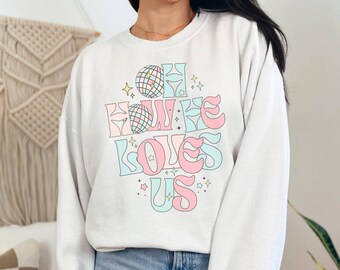 Sudadera cristiana, Oh, cómo nos ama, ropa cristiana de moda, regalos cristianos de fe, ropa cristiana acogedora, jersey de cuello redondo