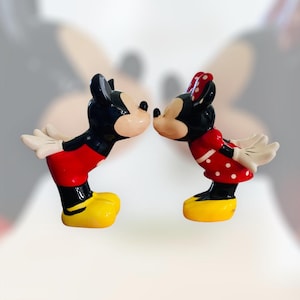 Jerry Leigh Disney Mickey e Minnie Mouse Beijando Saleiro e Pimenteiro de Cerâmica 5&quot;