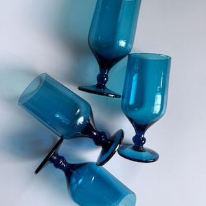 Hand Blown Peacock Blue Glasses, Vintage Teal Stemware, Mid-Century Modern Glassware, set of 4