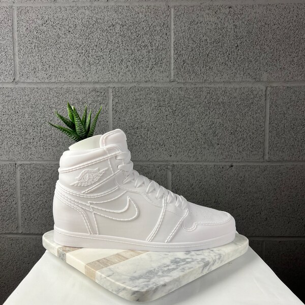 Air Jordan 1 planter blanc | impression 3D | décoration intérieure | Cadeau pour lui | Cadeau pour elle | cadeaux uniques | Sculpture de chaussures Air Jordan 1