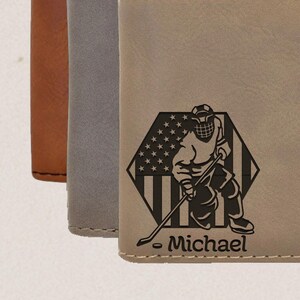 Billetera personalizada con diseño de hockey sobre hielo para hombre, regalo de deportes de invierno, billetera grabada para hombre, billetera personalizada minimalista para hombre, regalo de cumpleaños para hermano