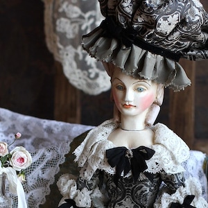 Muñeca articulada de madera estilo antiguo - réplica de la Corte Francesa - Colección Pandora de estilo vintage - Muñeca de moda del siglo XVIII