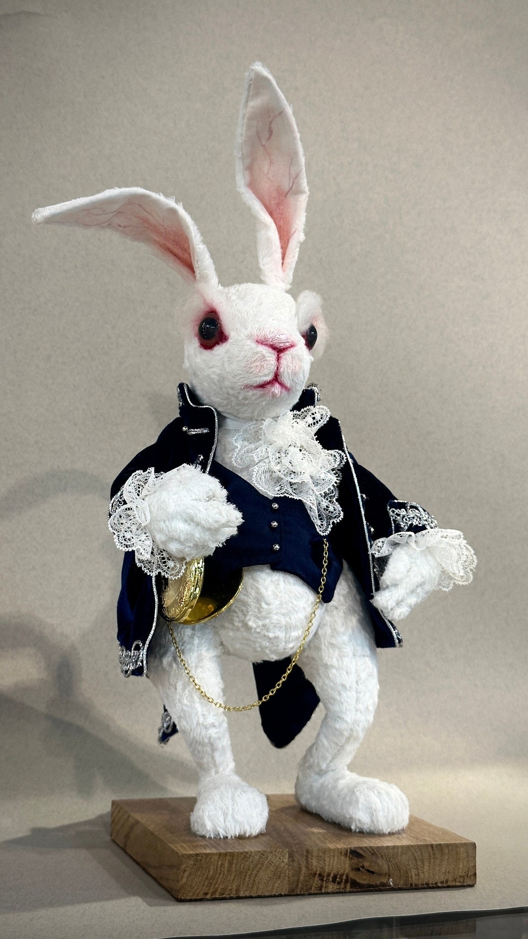 Jouet de collection Lapin d'Alice au pays des merveilles Canada