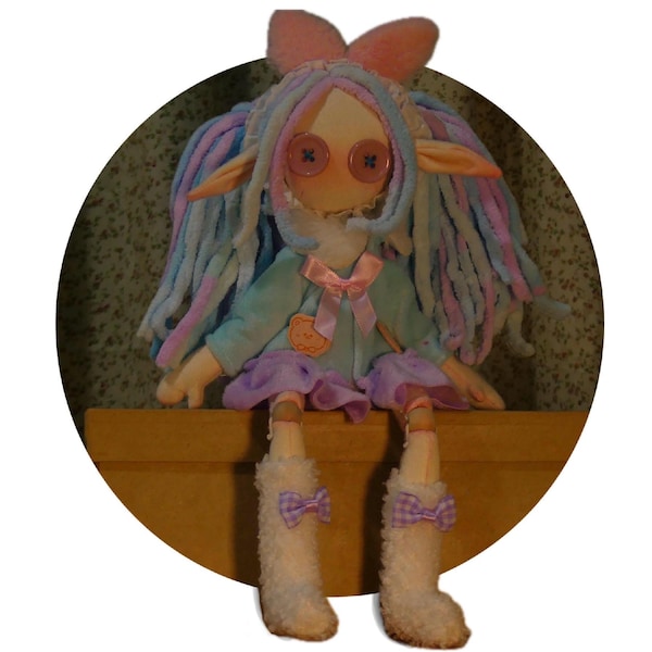 Lila | Handmade Ball-Jointed Rag Doll 35cm | Button-Eyed Doll | Dettachable Clothes