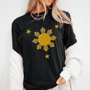Minimalist Filipino T-Shirt Philippine Symbol Sun Shirt 3 Star Filipino Sun T-Shirt Gift Filipino Clothing Filipino American Friend Filipina