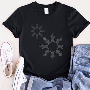 Modern Simple Philippines Plain Sun T shirt Gift for Her Trendy Filipino Culture Shirt Gift for Him Filipino Art T-shirt Gift for Minimalist