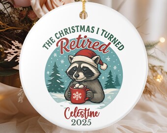 アライグマのクリスマスの面白い退職オーナメント。同僚の退職