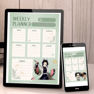 Könnte beinhalten: Ein Wochenplaner mit grünem Hintergrund und einem Zitat über Erfolg. Der Planer hat einen Bereich für jeden Tag der Woche mit Platz zum Schreiben von Aufgaben und Notizen. Der Planer zeigt auch eine niedliche Anime-Charakterillustration.